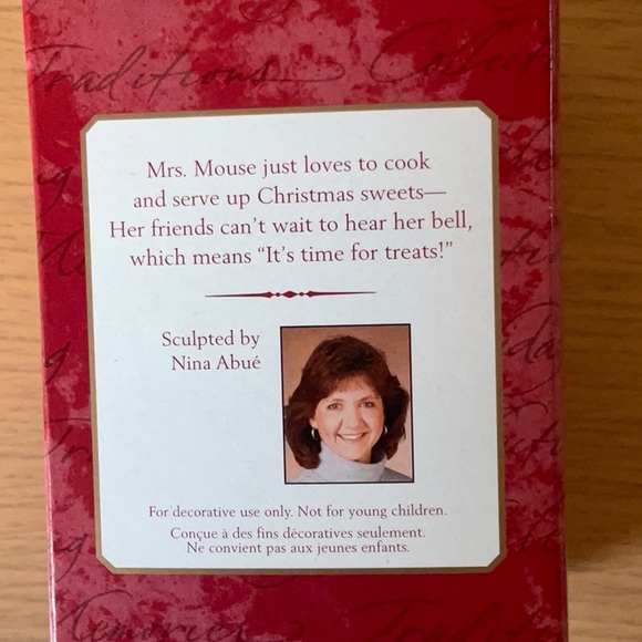 Vintage 2000 Hallmark porcelain Christmas Mouse Bell Ornament - Picture 5 of 5